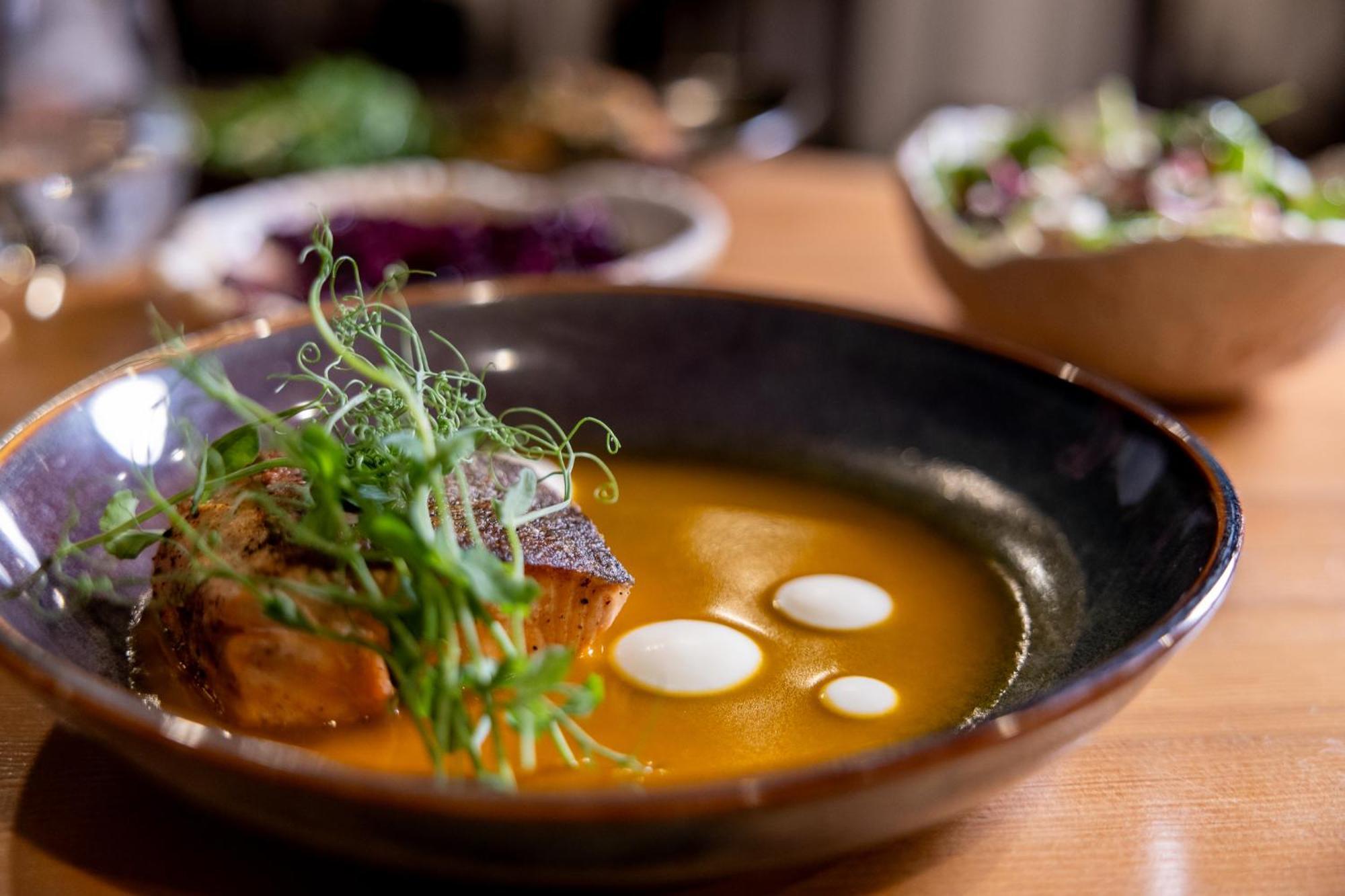 The Juniper Hotel & Bistro Μπανφ Εξωτερικό φωτογραφία
